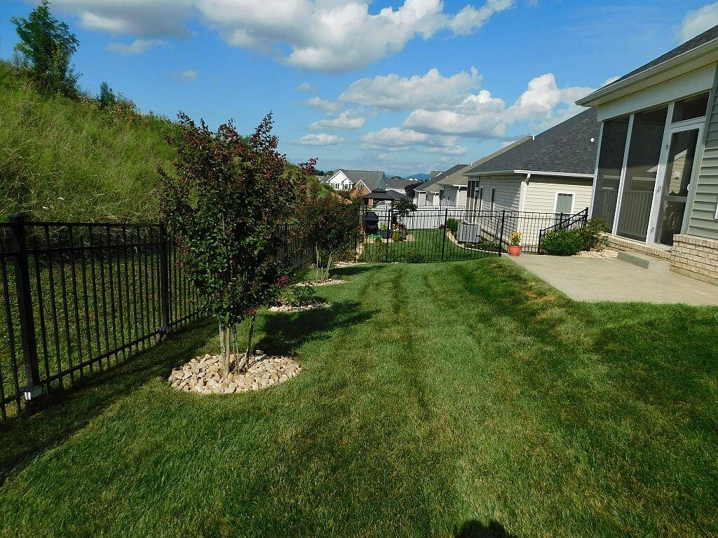 2750 Russlen DR - Photo 37