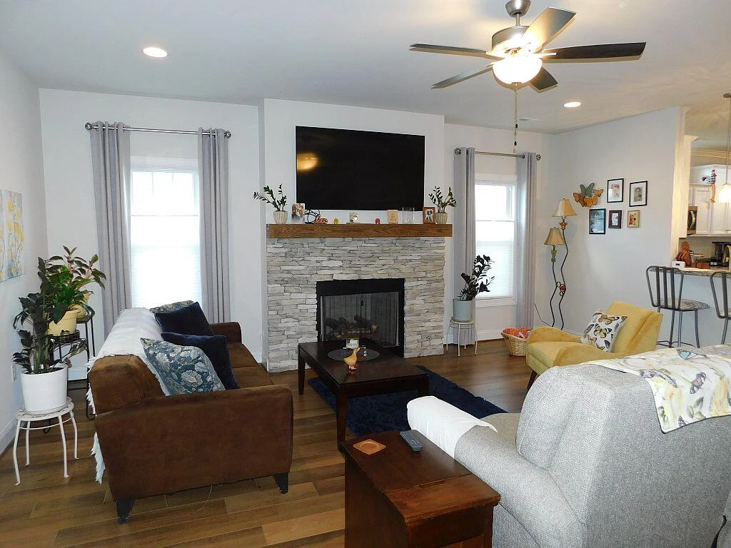 2750 Russlen DR - Photo 4
