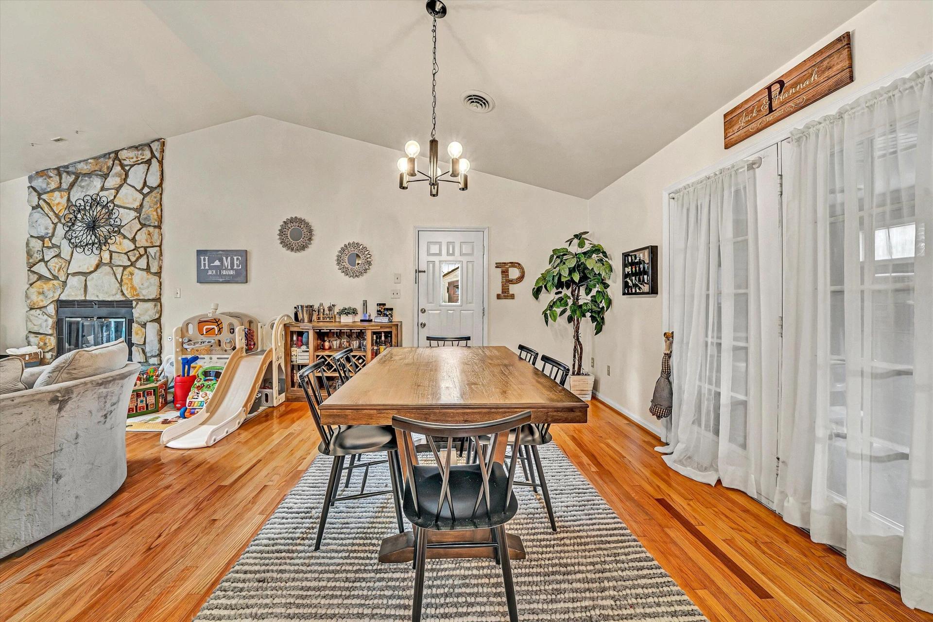5579 Cynthia DR - Photo 10
