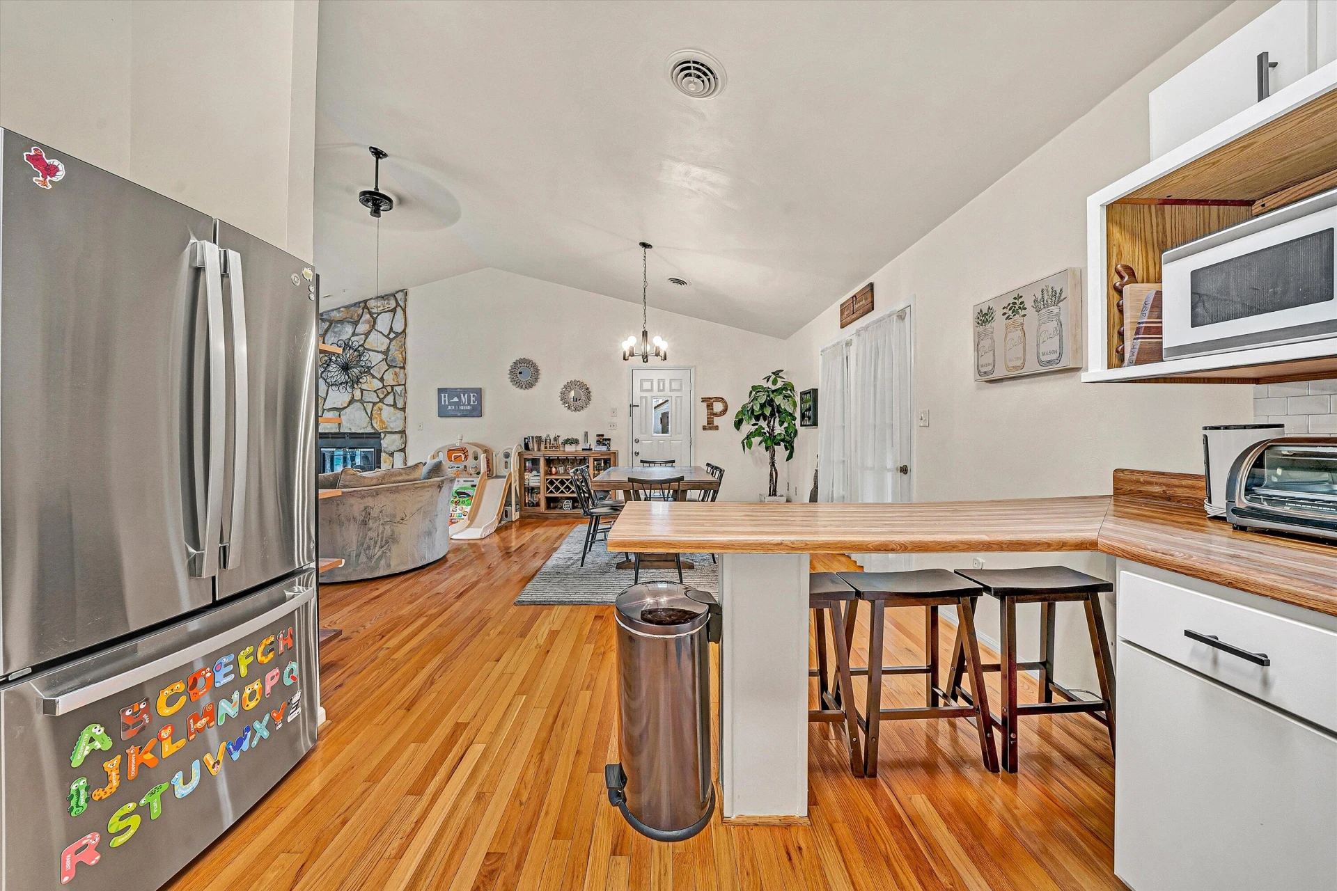 5579 Cynthia DR - Photo 12