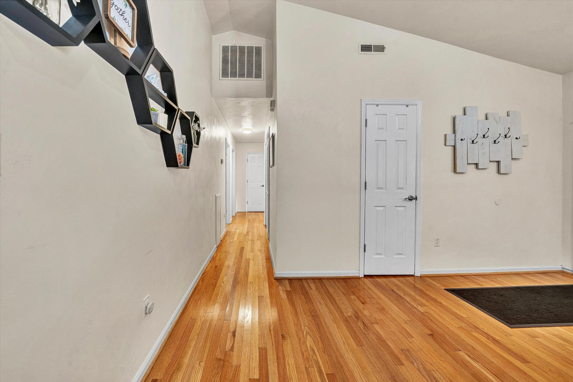 5579 Cynthia DR - Photo 19