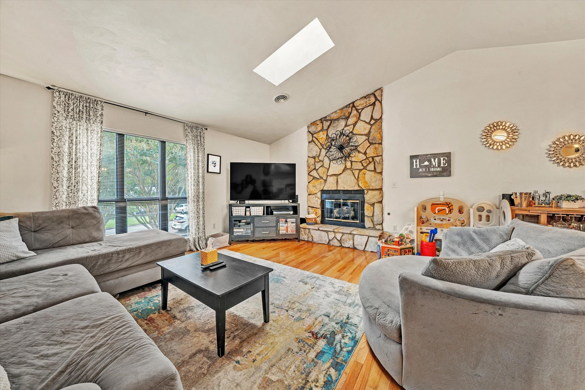 5579 Cynthia DR - Photo 6