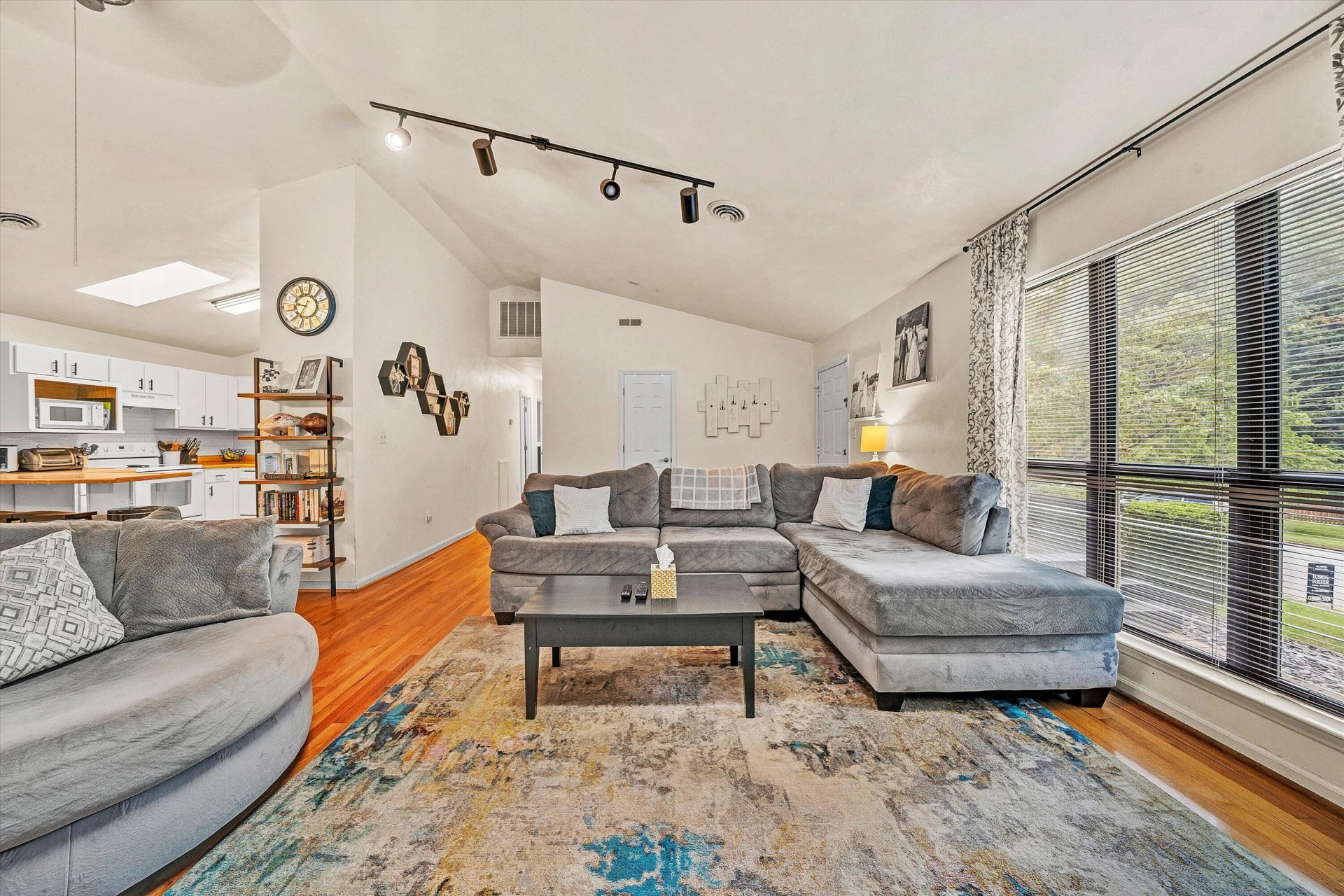 5579 Cynthia DR - Photo 7