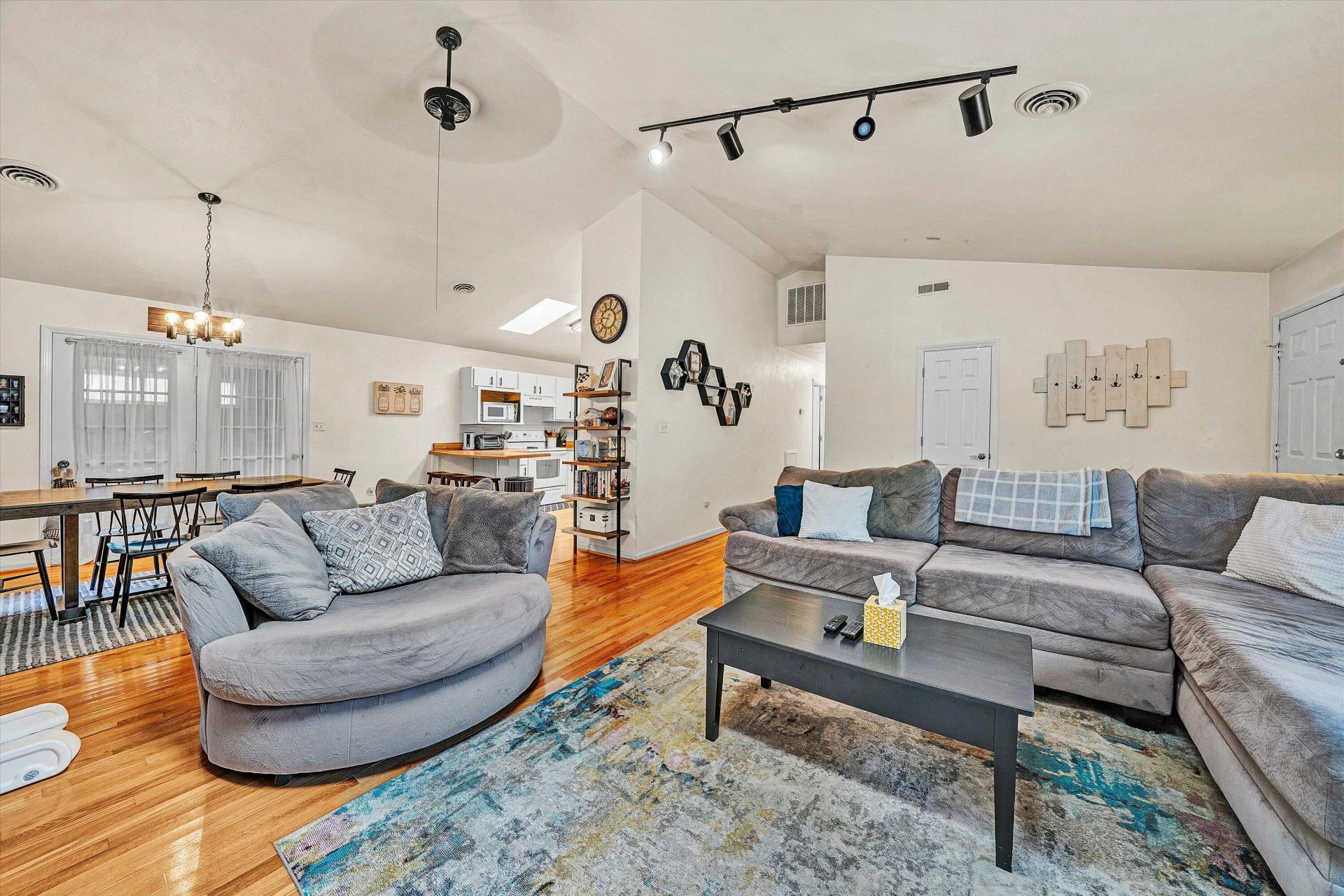 5579 Cynthia DR - Photo 8