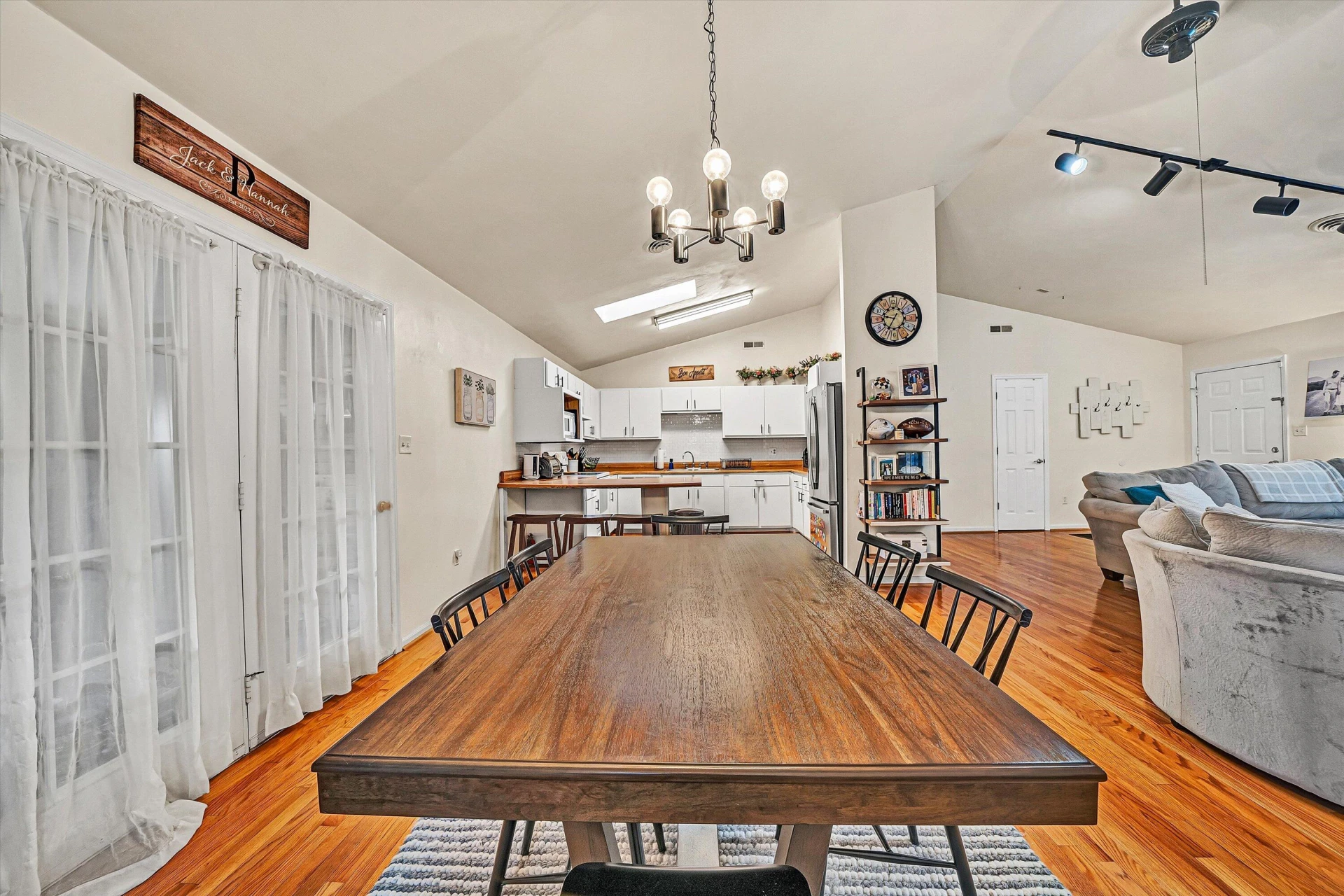 5579 Cynthia DR - Photo 9