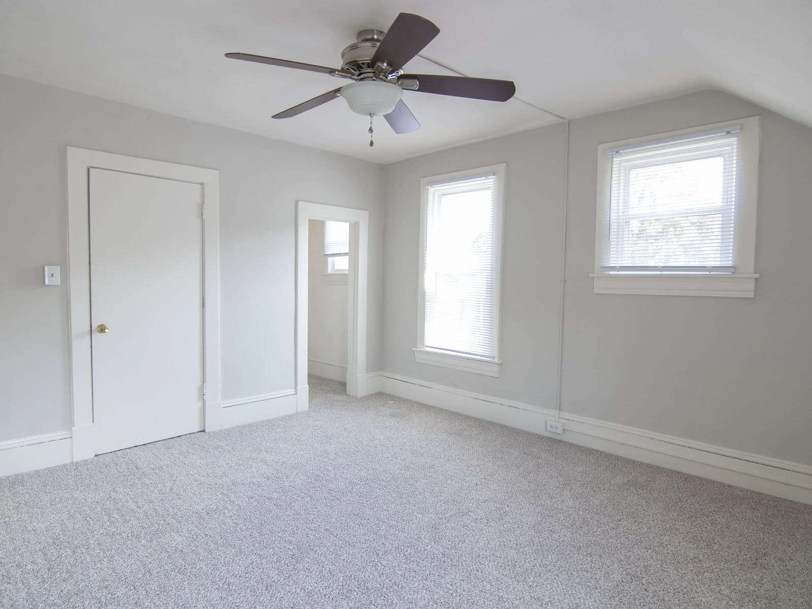 1227 Buena Vista BLVD SE - Photo 13