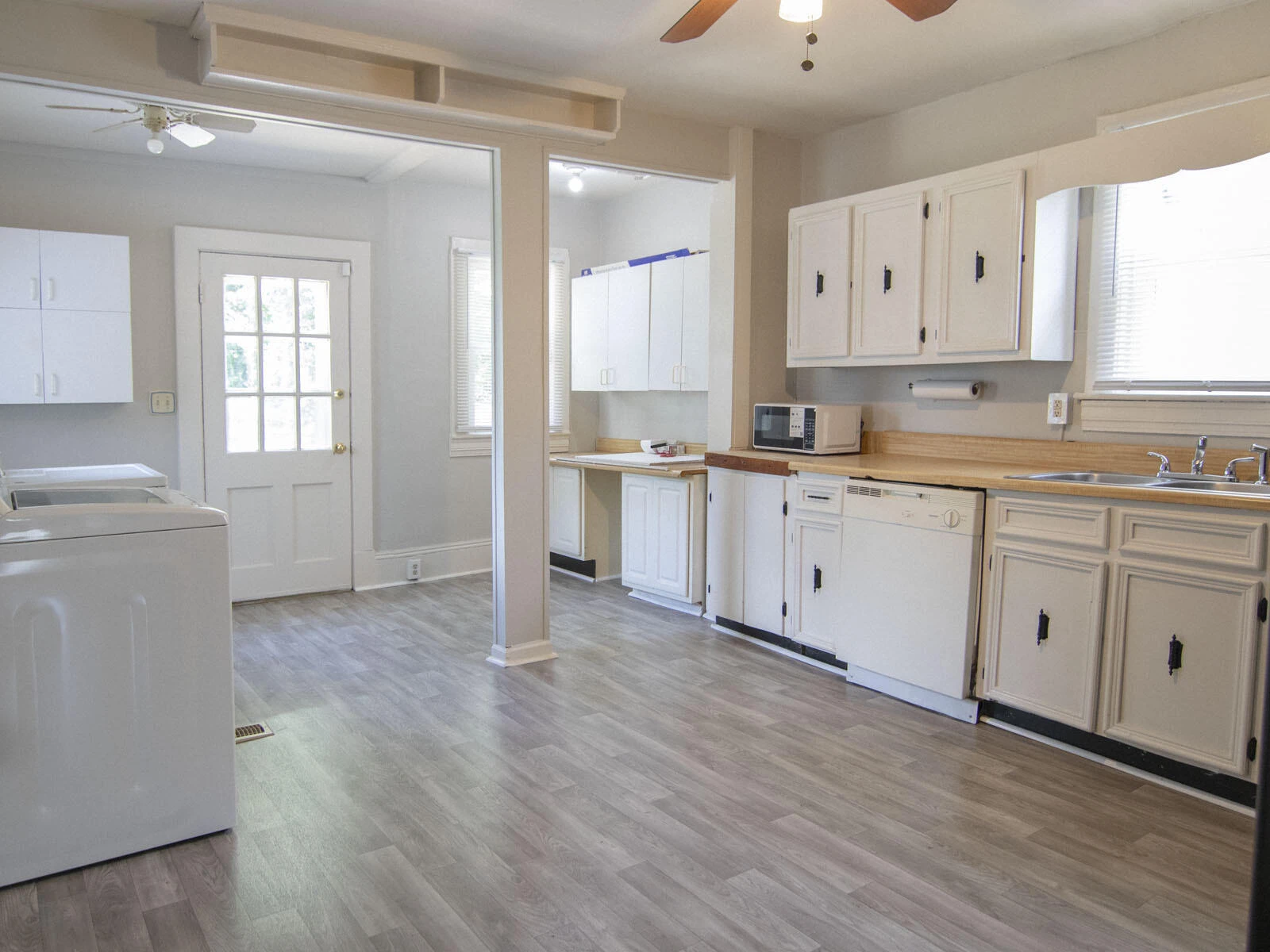 1227 Buena Vista BLVD SE - Photo 5