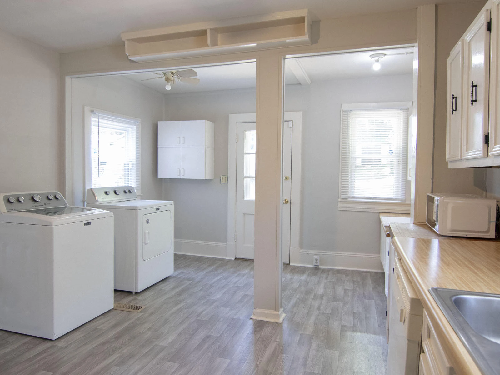 1227 Buena Vista BLVD SE - Photo 6