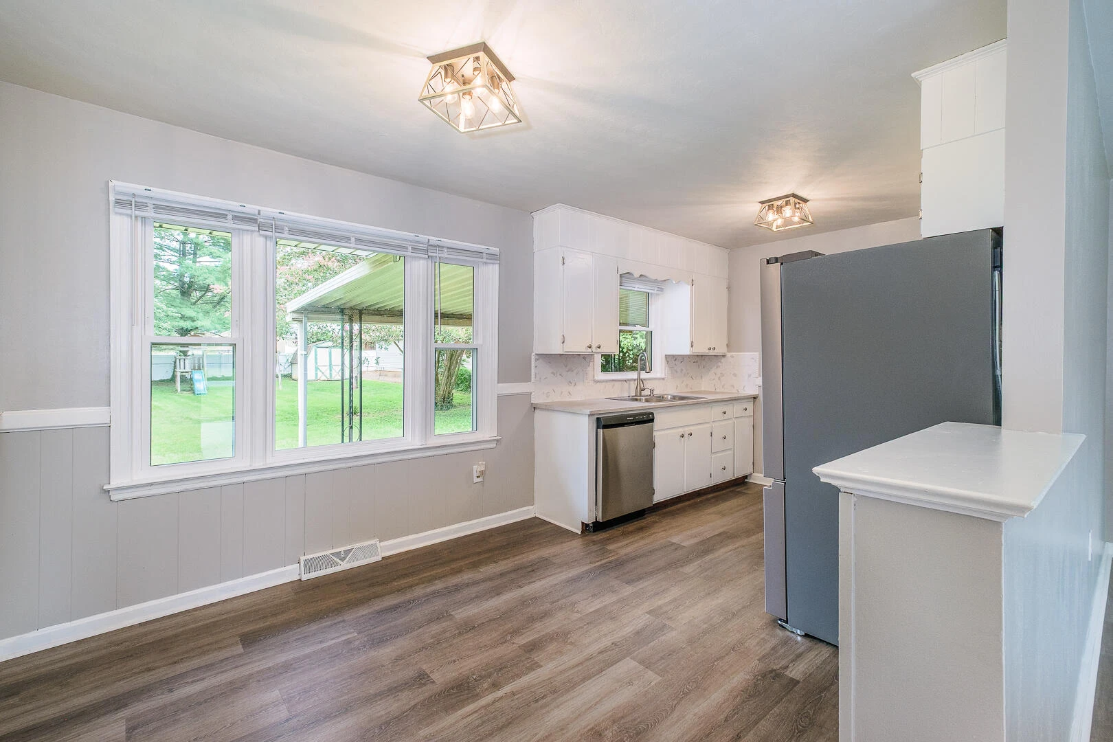1141 Starmount AVE - Photo 10