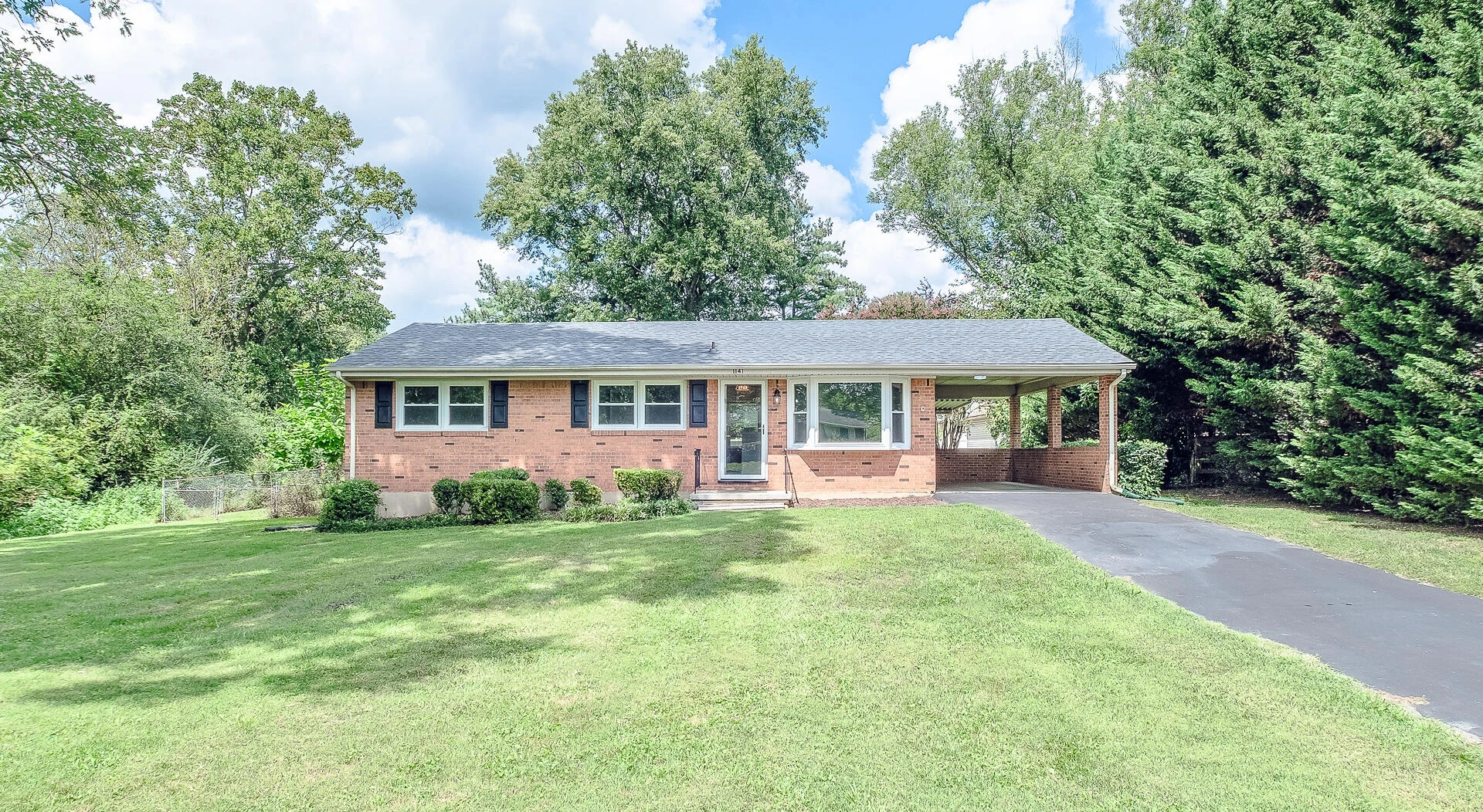 1141 Starmount AVE - Photo 2