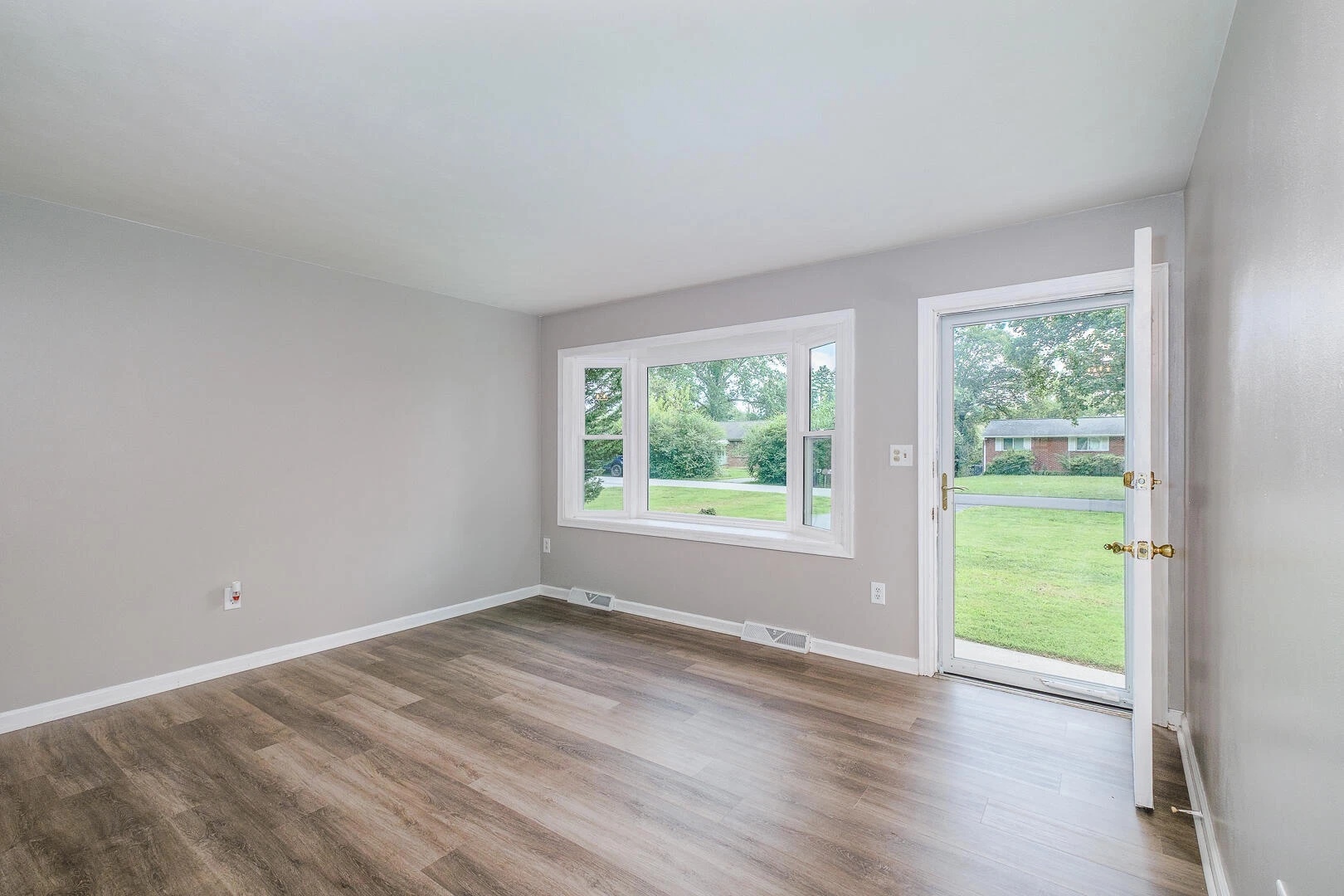 1141 Starmount AVE - Photo 8
