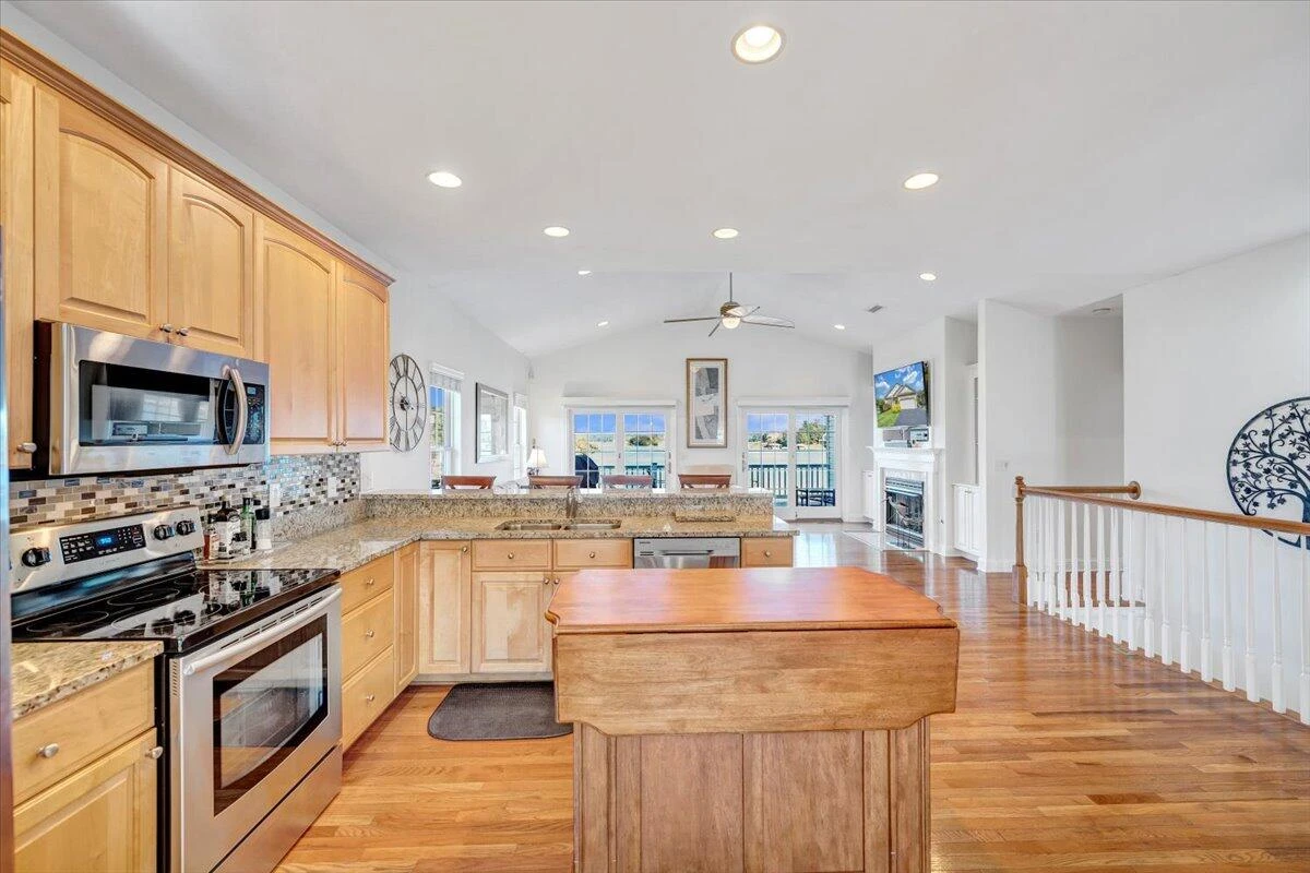 305 Lands End CIR - Photo 11