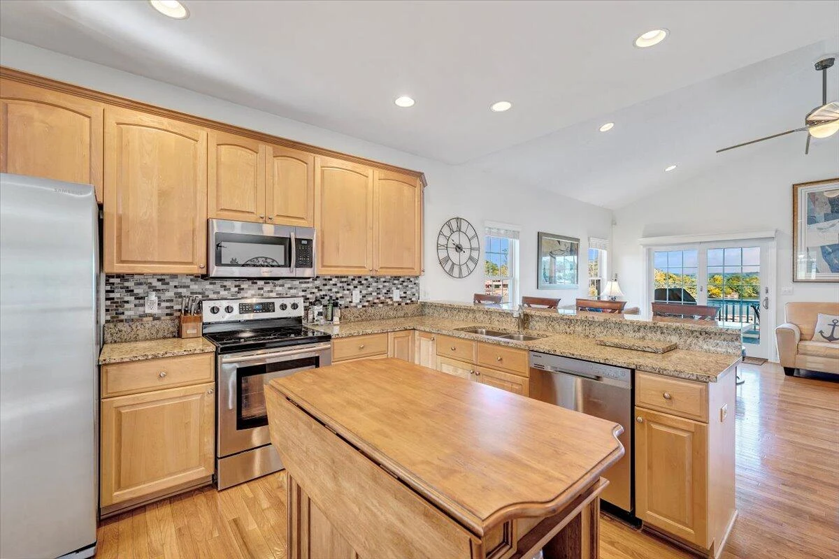 305 Lands End CIR - Photo 12