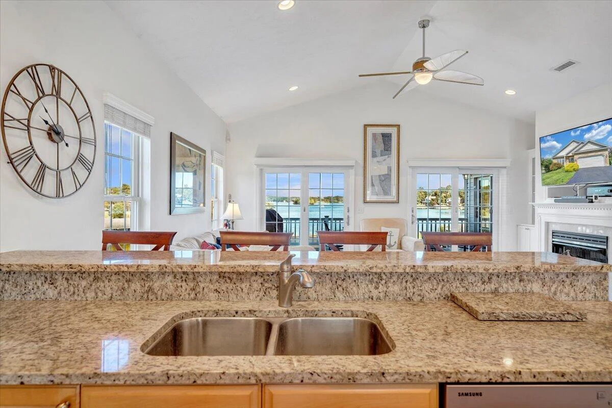 305 Lands End CIR - Photo 14