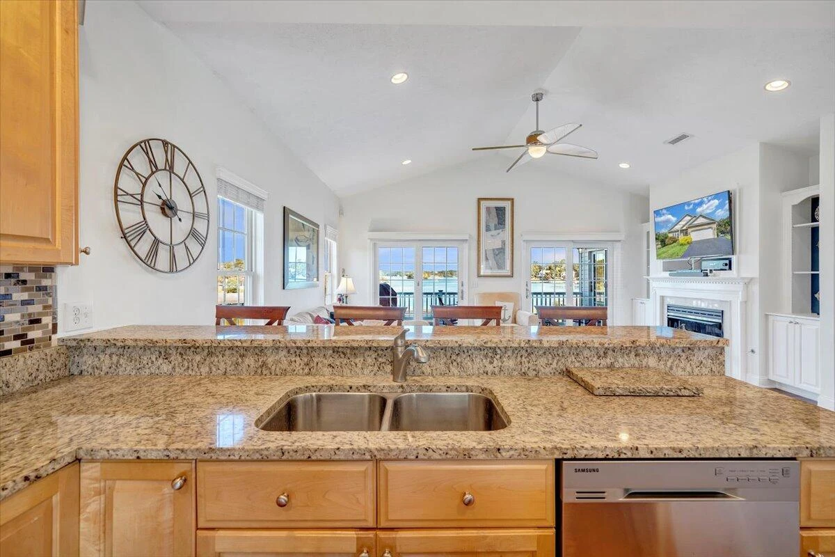 305 Lands End CIR - Photo 15