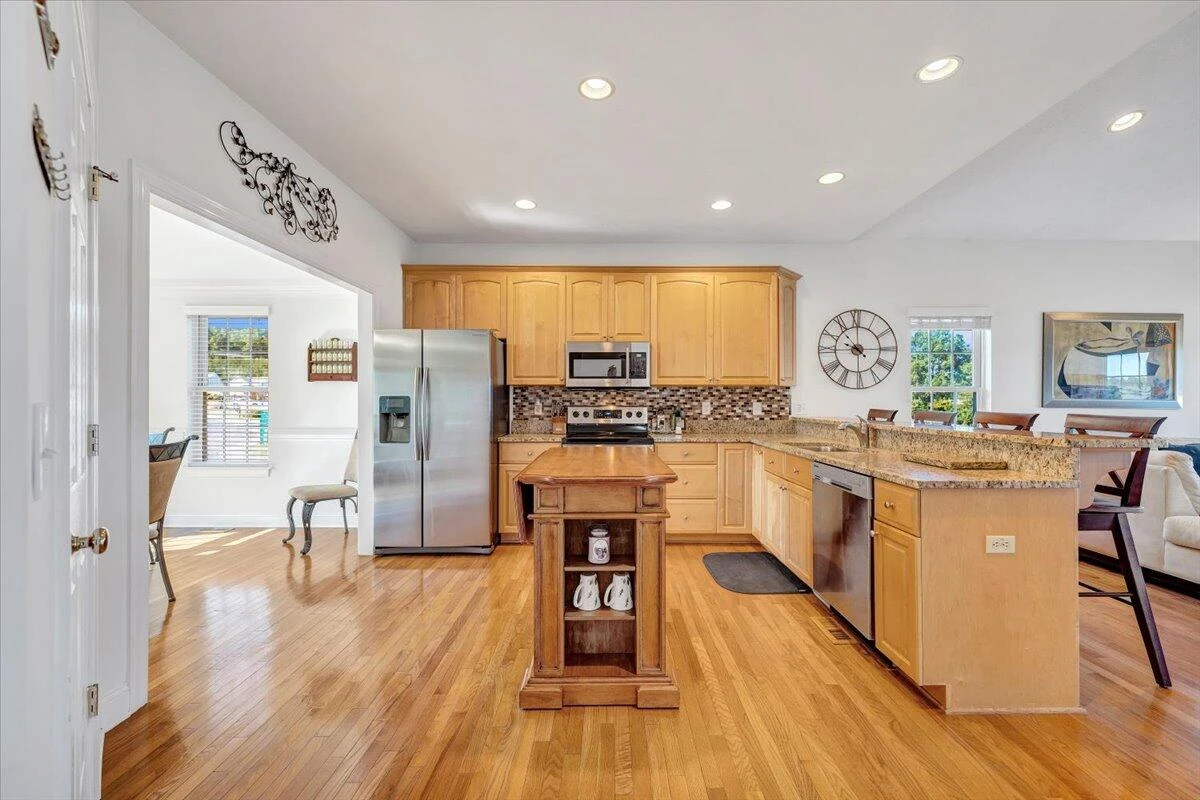 305 Lands End CIR - Photo 16