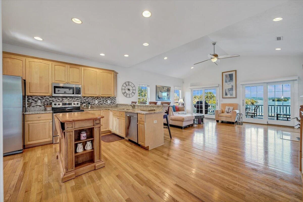 305 Lands End CIR - Photo 17