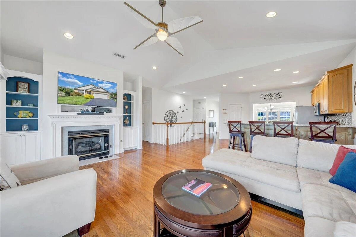 305 Lands End CIR - Photo 22