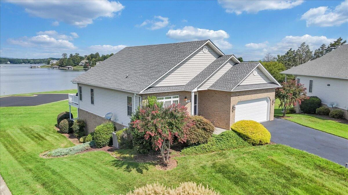 305 Lands End CIR - Photo 4