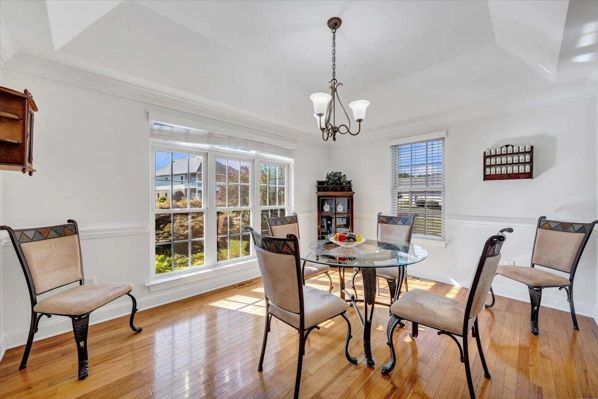 305 Lands End CIR - Photo 9
