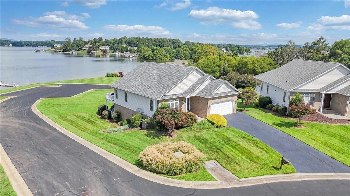 305 Lands End CIR - Photo 90