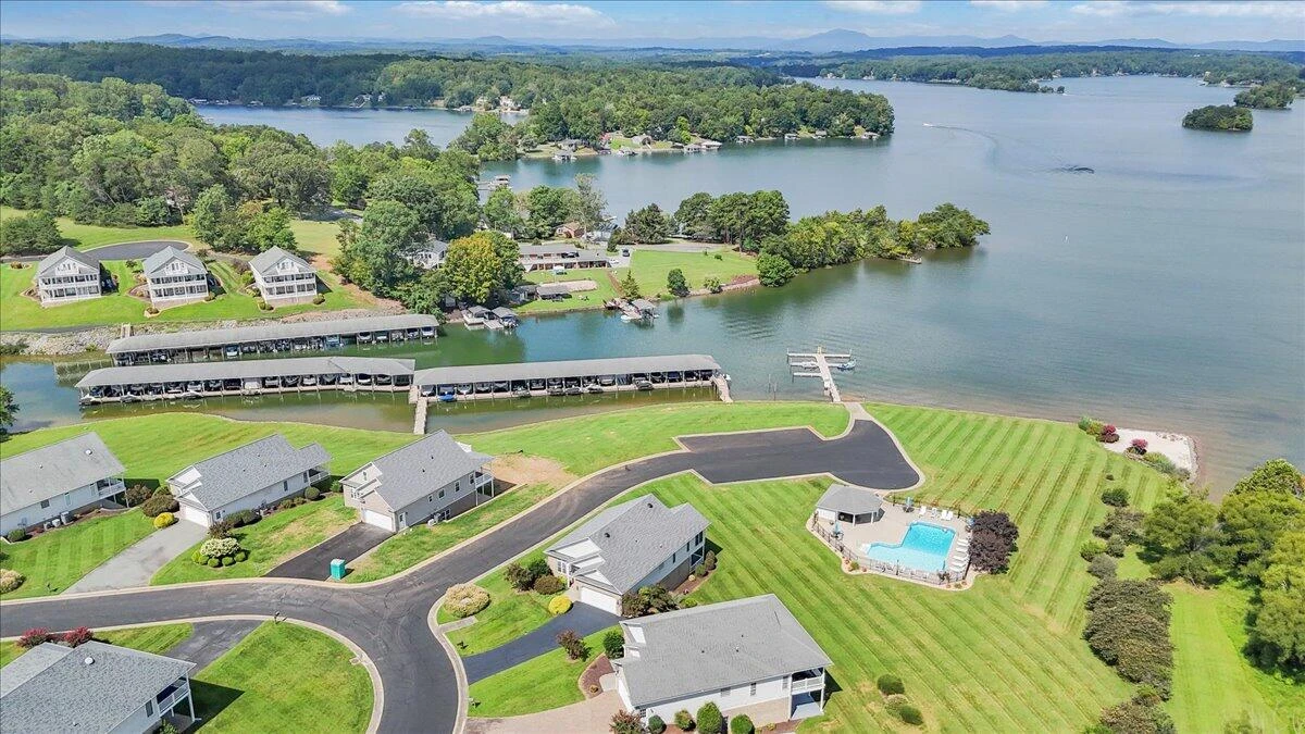 305 Lands End CIR - Photo 95