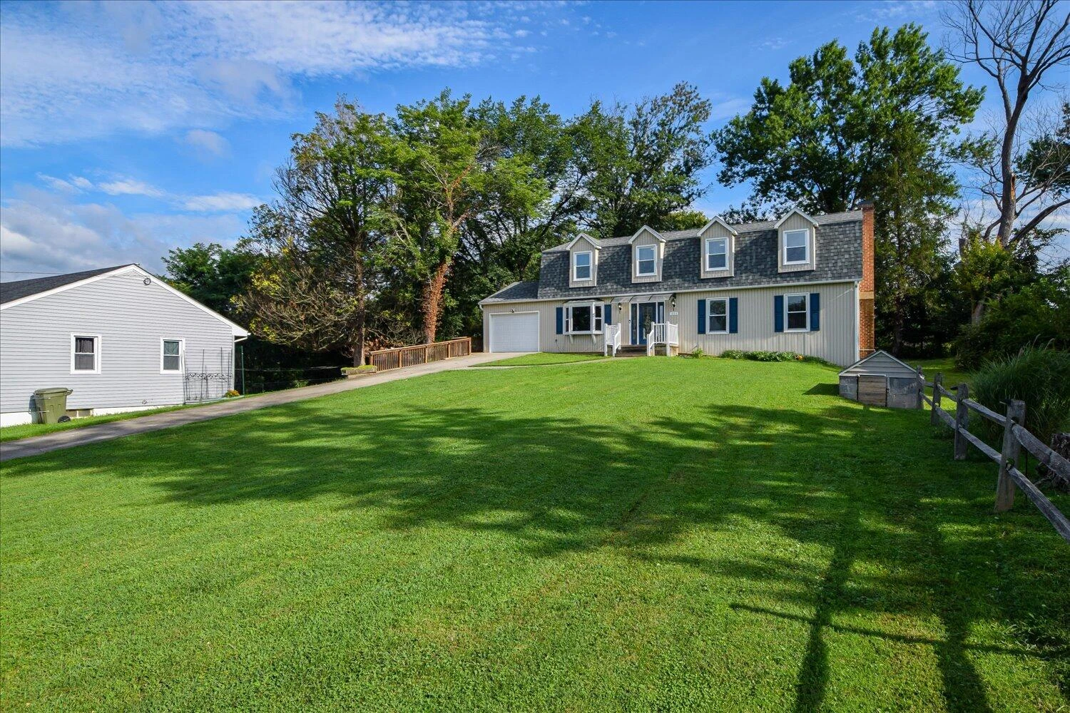 1223 Stoutamire DR - Photo 3