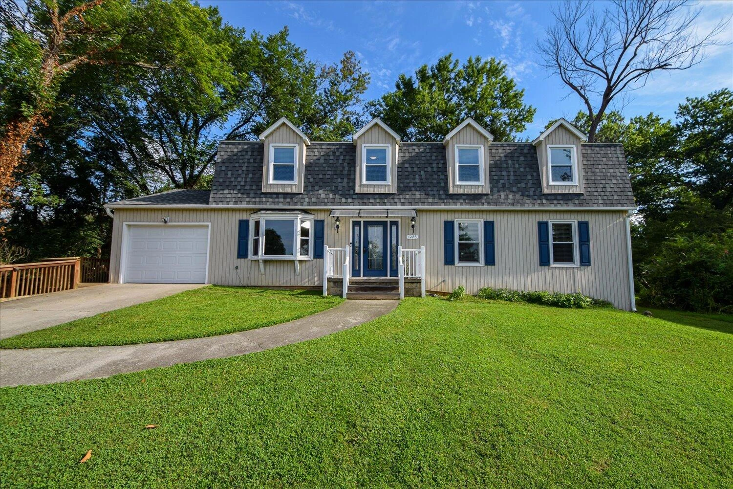 1223 Stoutamire DR - Photo 5