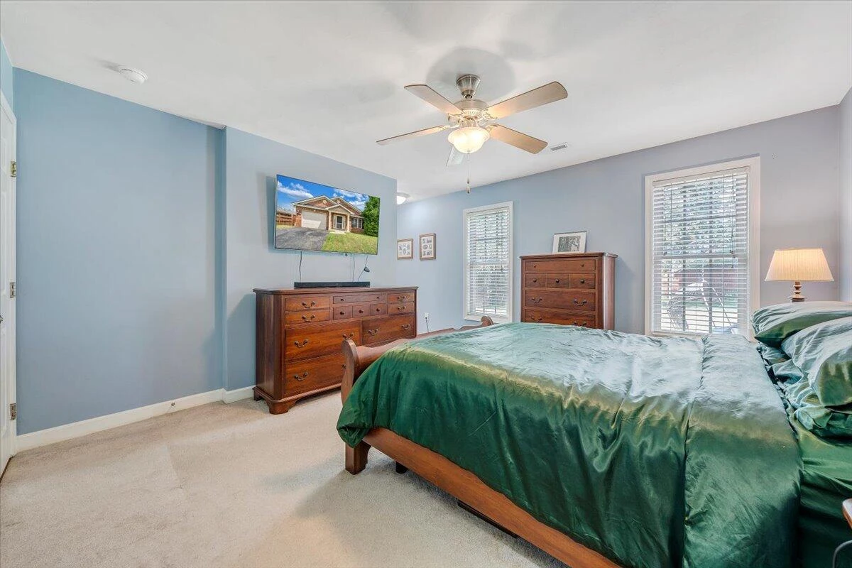 619 Moran AVE - Photo 12
