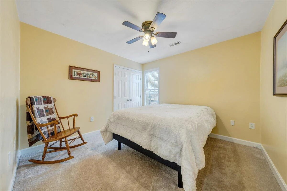 619 Moran AVE - Photo 15