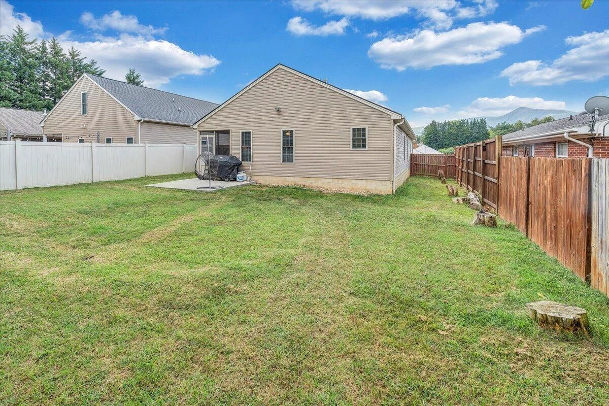 619 Moran AVE - Photo 21
