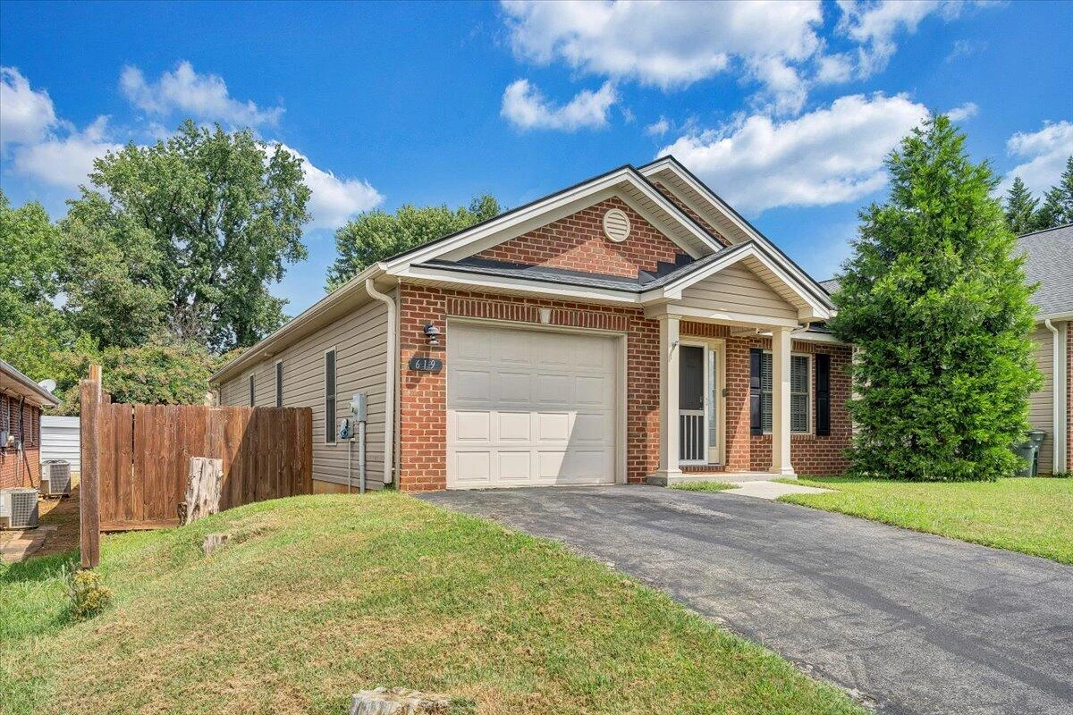 619 Moran AVE - Photo 23