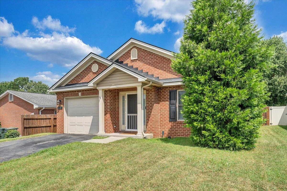 619 Moran AVE - Photo 24