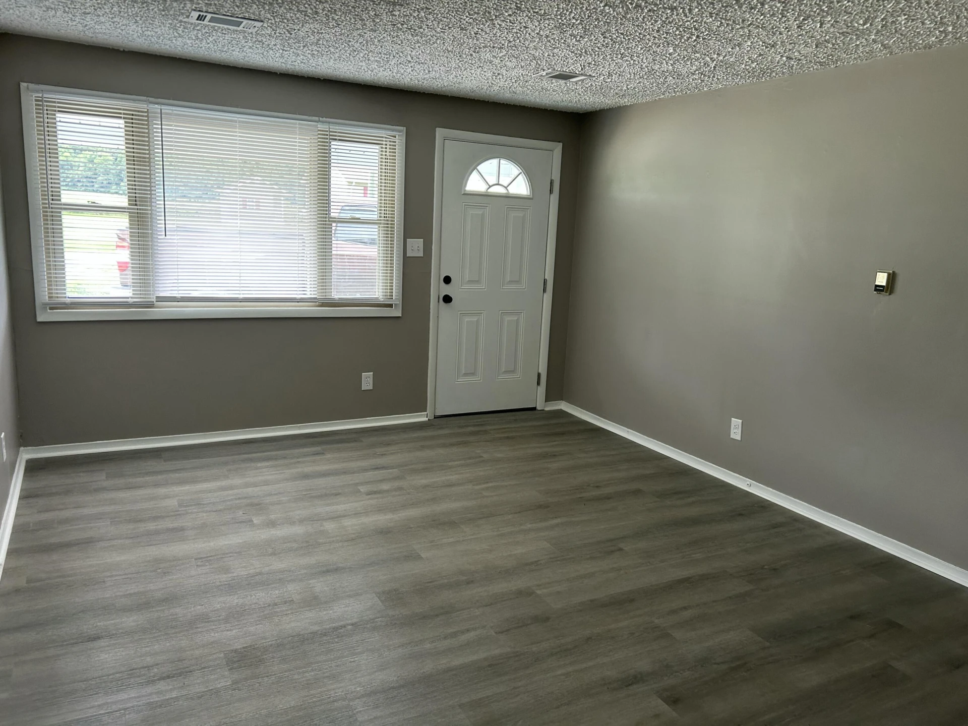 161 Whitby TER - Photo 11
