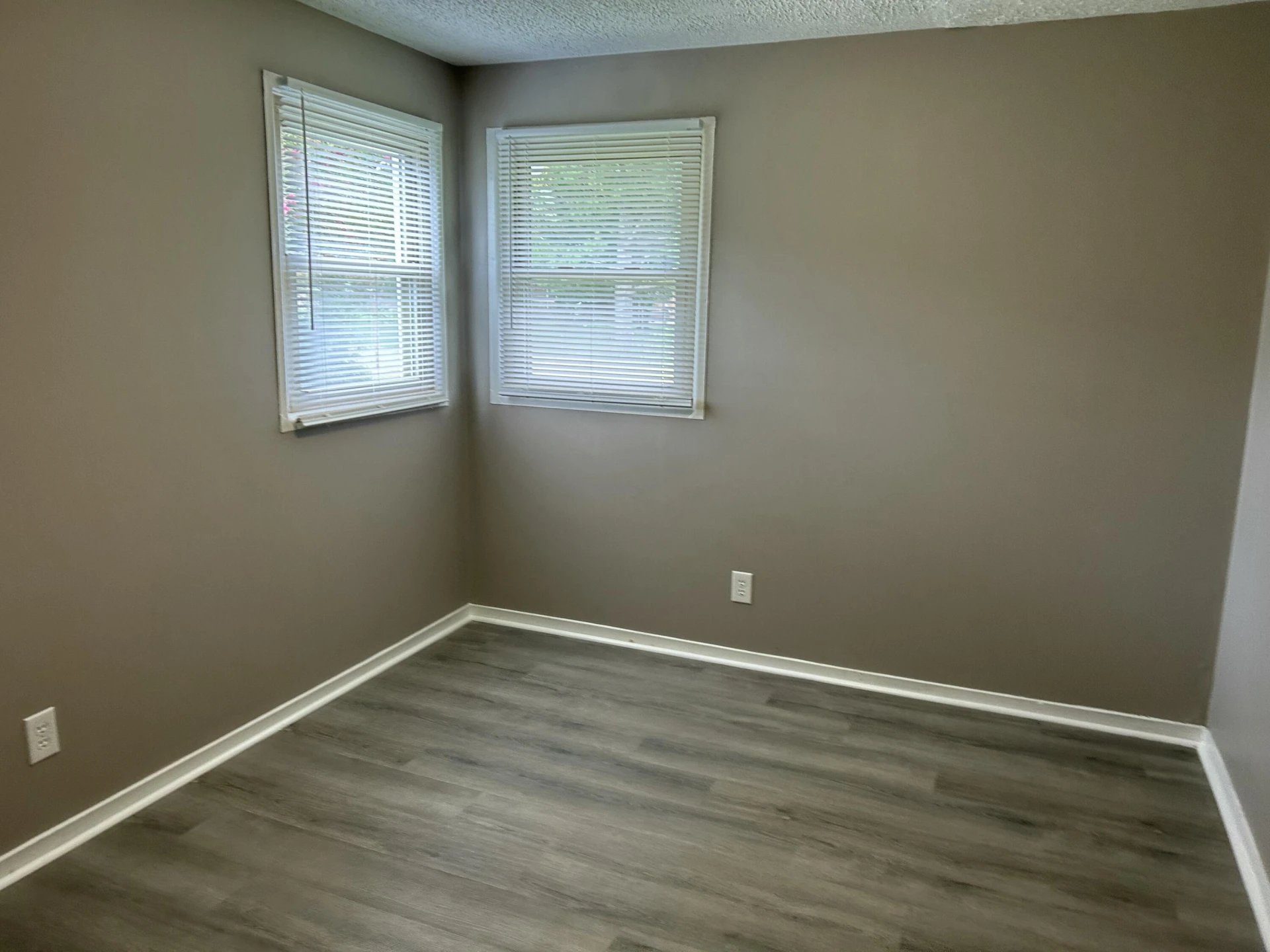 161 Whitby TER - Photo 18