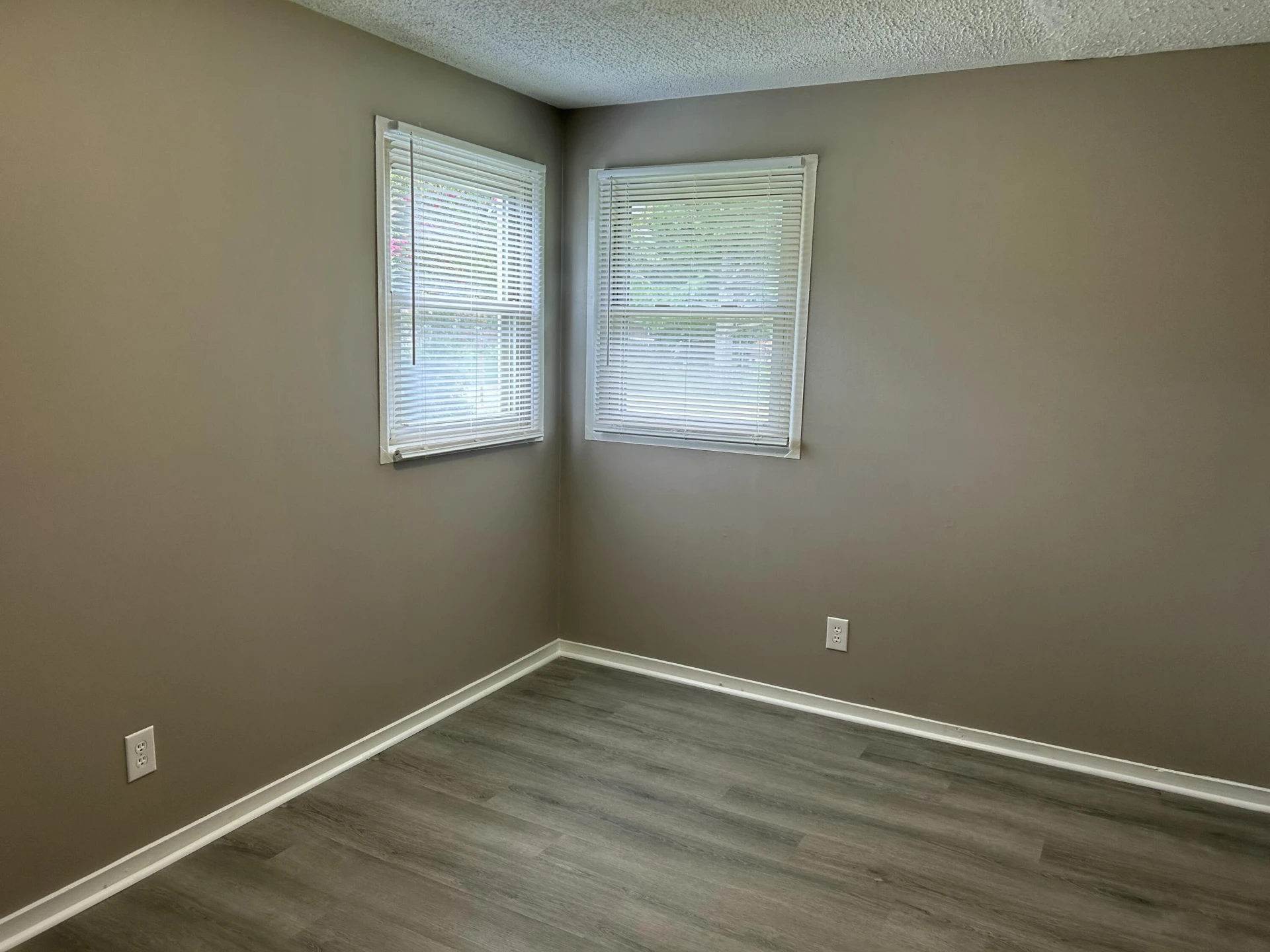 161 Whitby TER - Photo 19