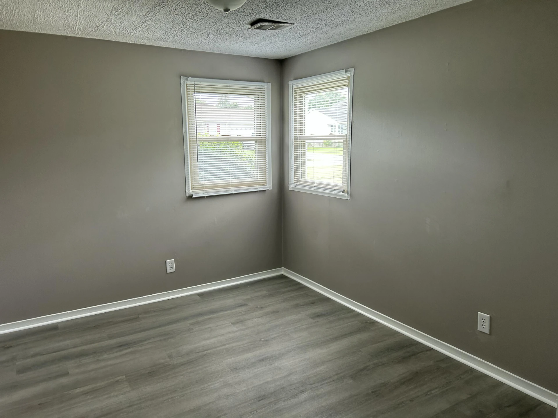 161 Whitby TER - Photo 20