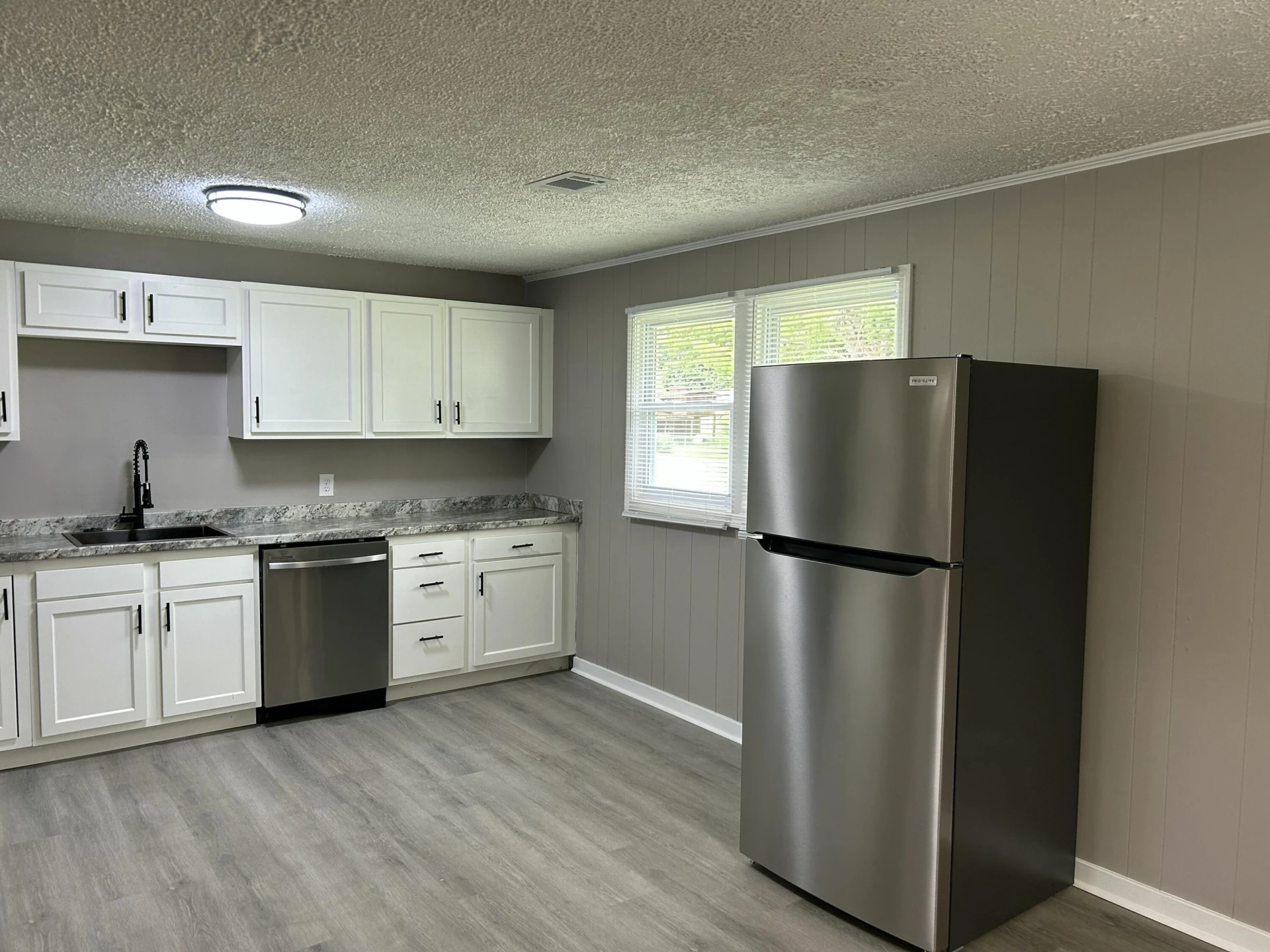 161 Whitby TER - Photo 5
