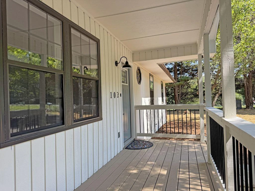 103 Lands Harbor LN - Photo 3