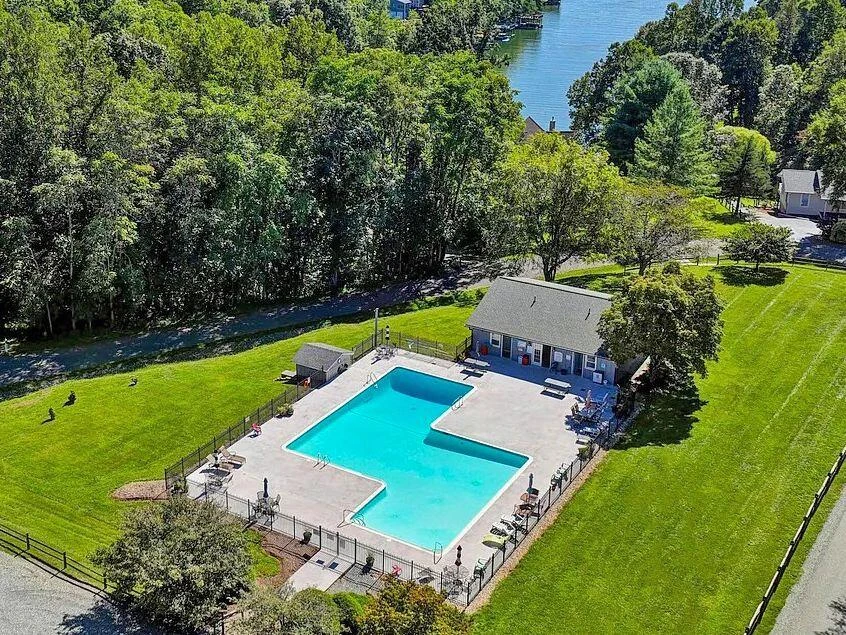 103 Lands Harbor LN - Photo 32
