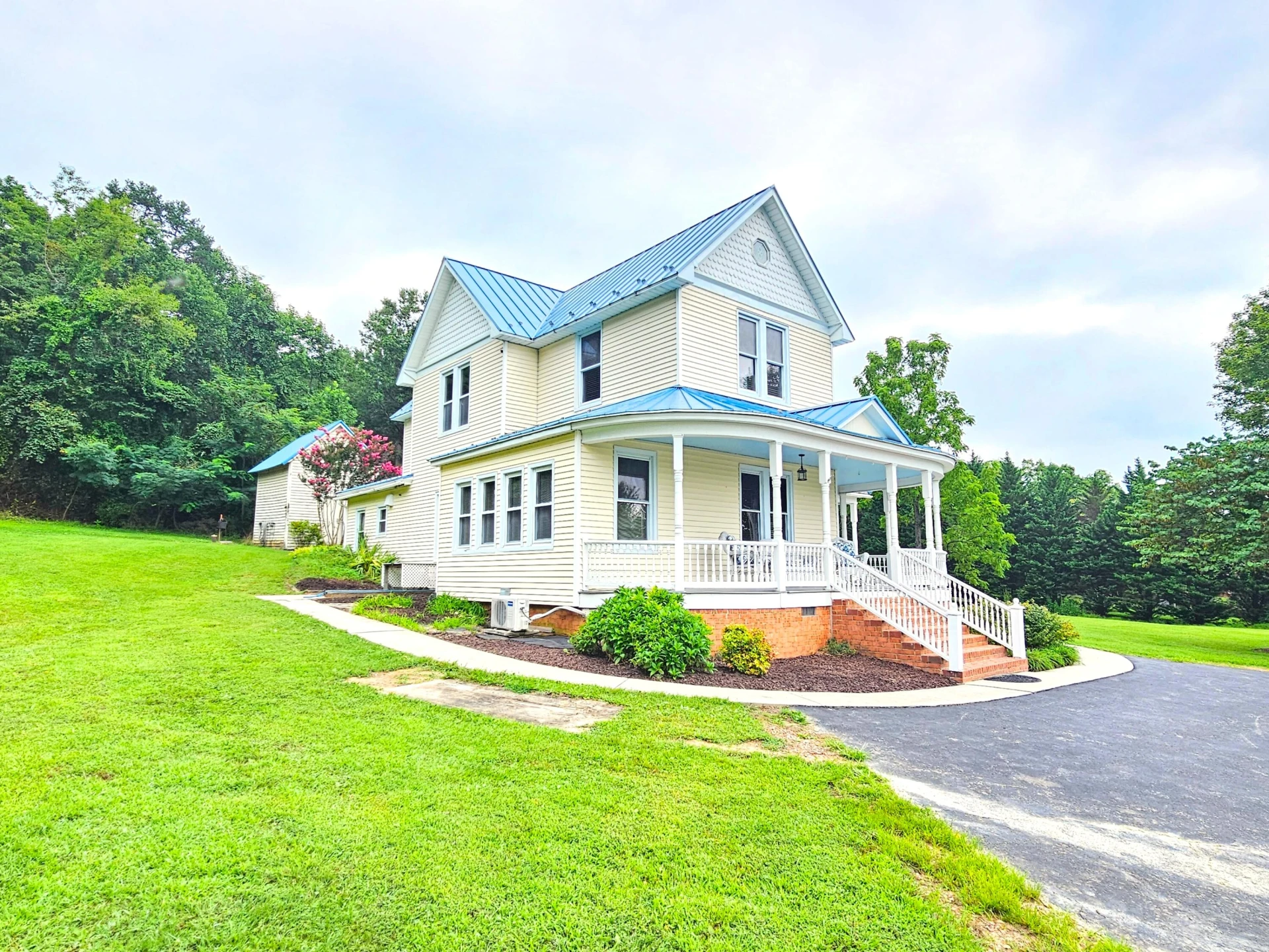 408 Cumberland AVE - Photo 2