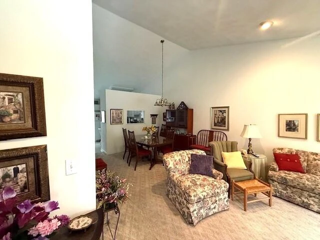 312 Cypress ST - Photo 3