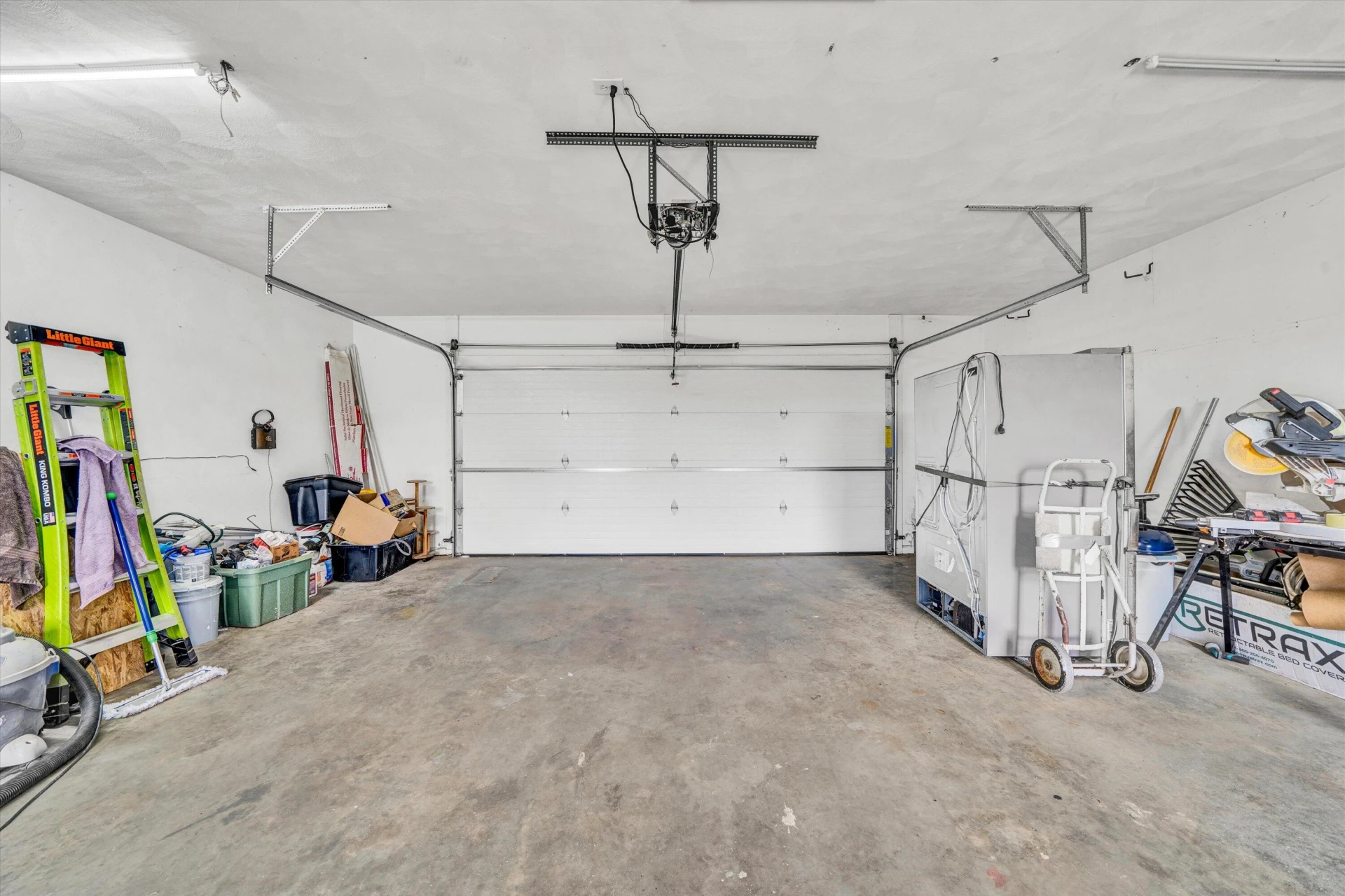2269 Karen DR - Photo 23