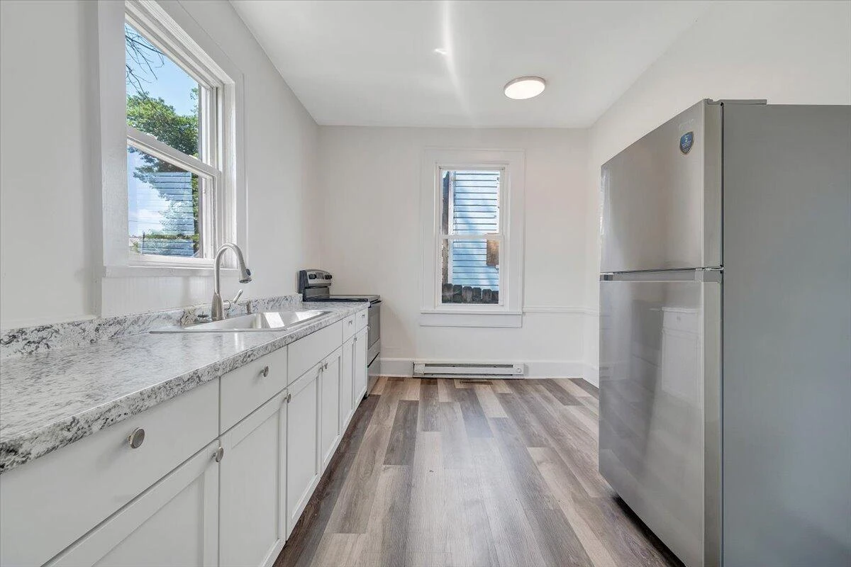 1241 Dale AVE SE - Photo 17