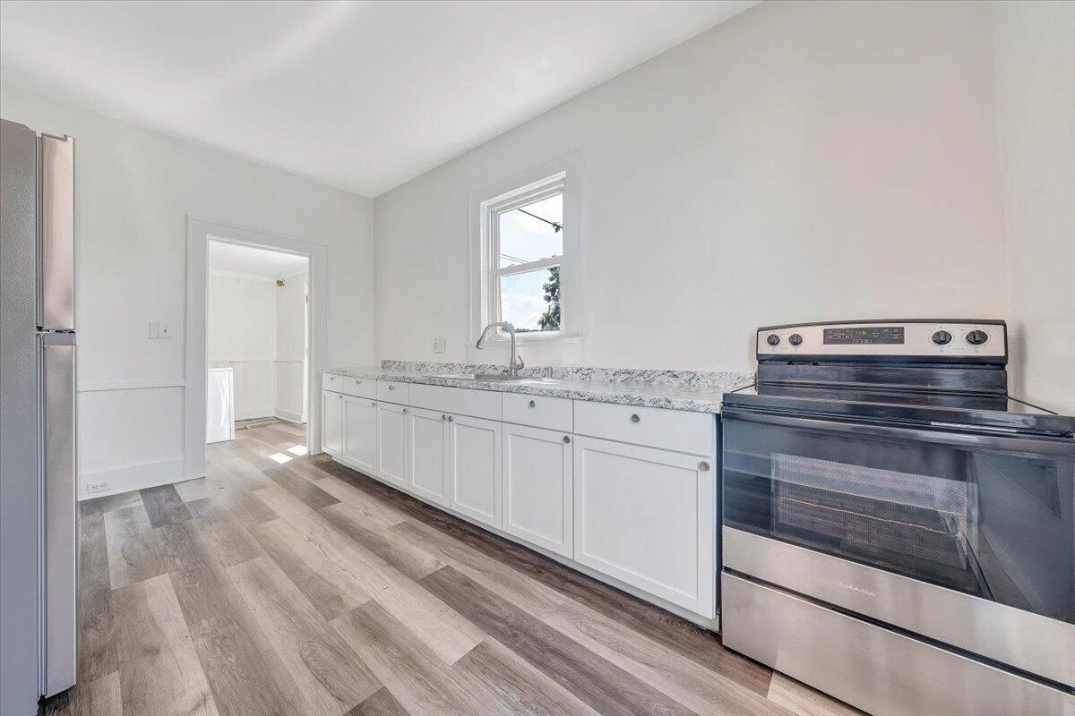 1241 Dale AVE SE - Photo 18