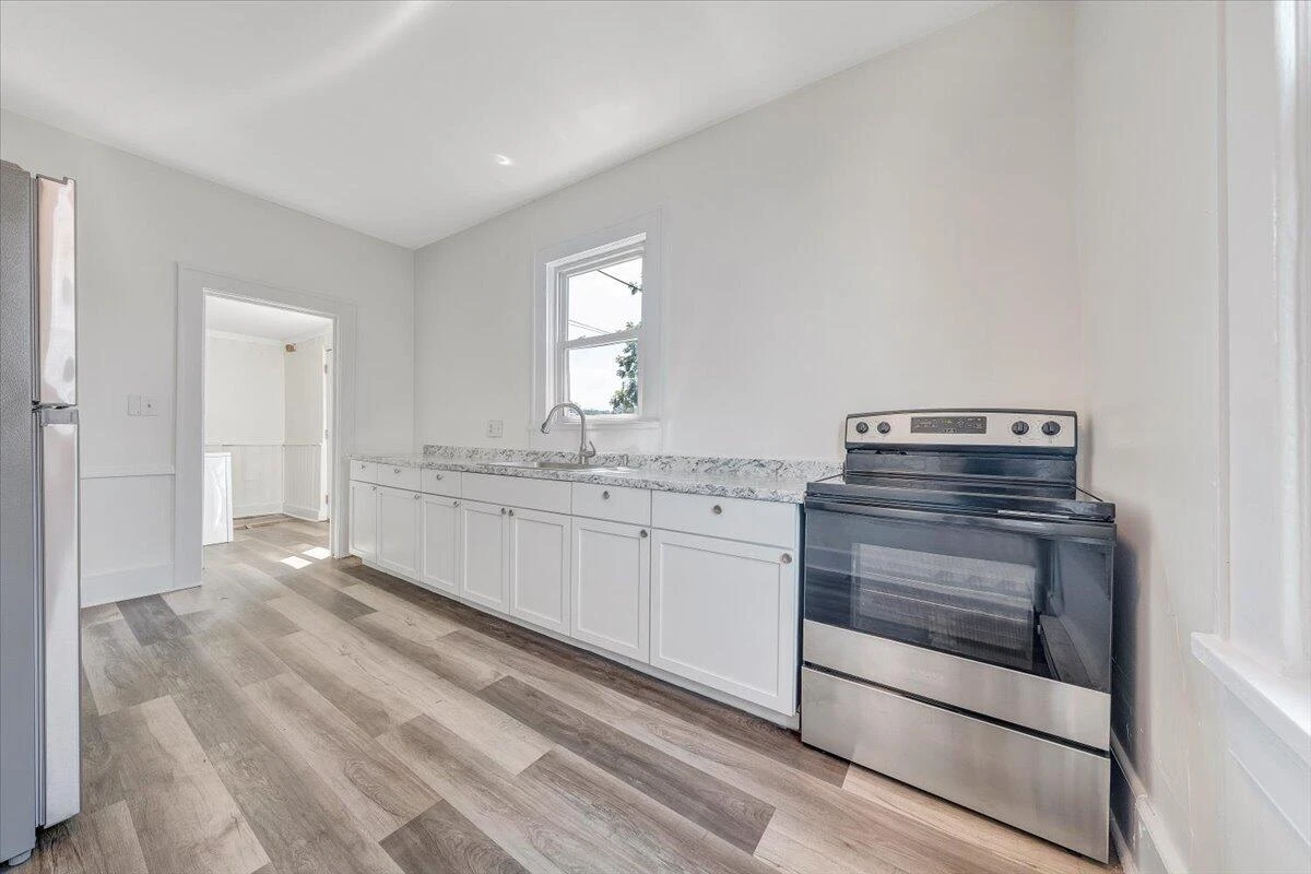 1241 Dale AVE SE - Photo 19