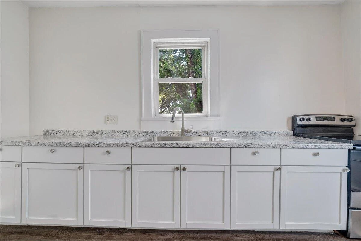 1241 Dale AVE SE - Photo 20