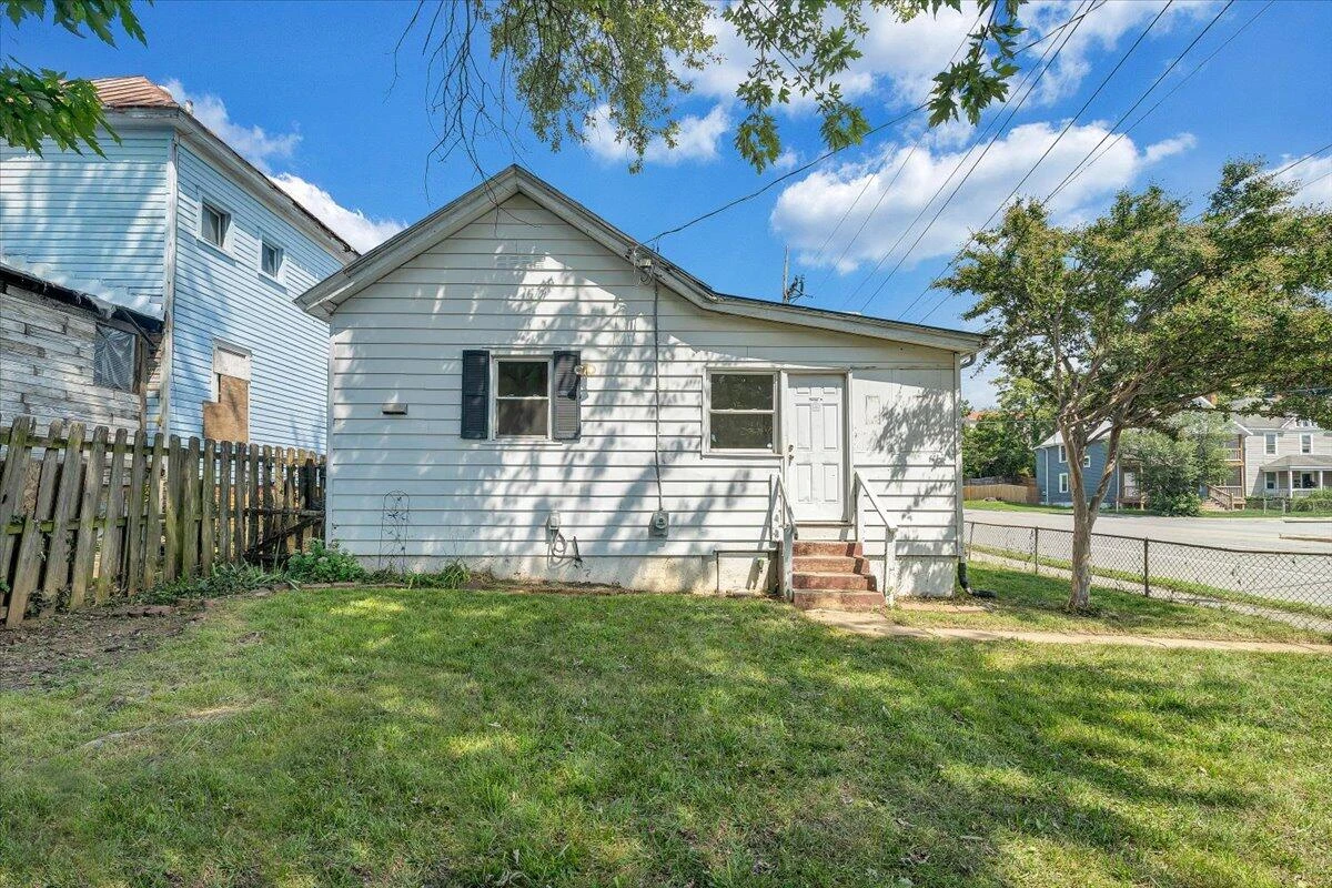 1241 Dale AVE SE - Photo 26