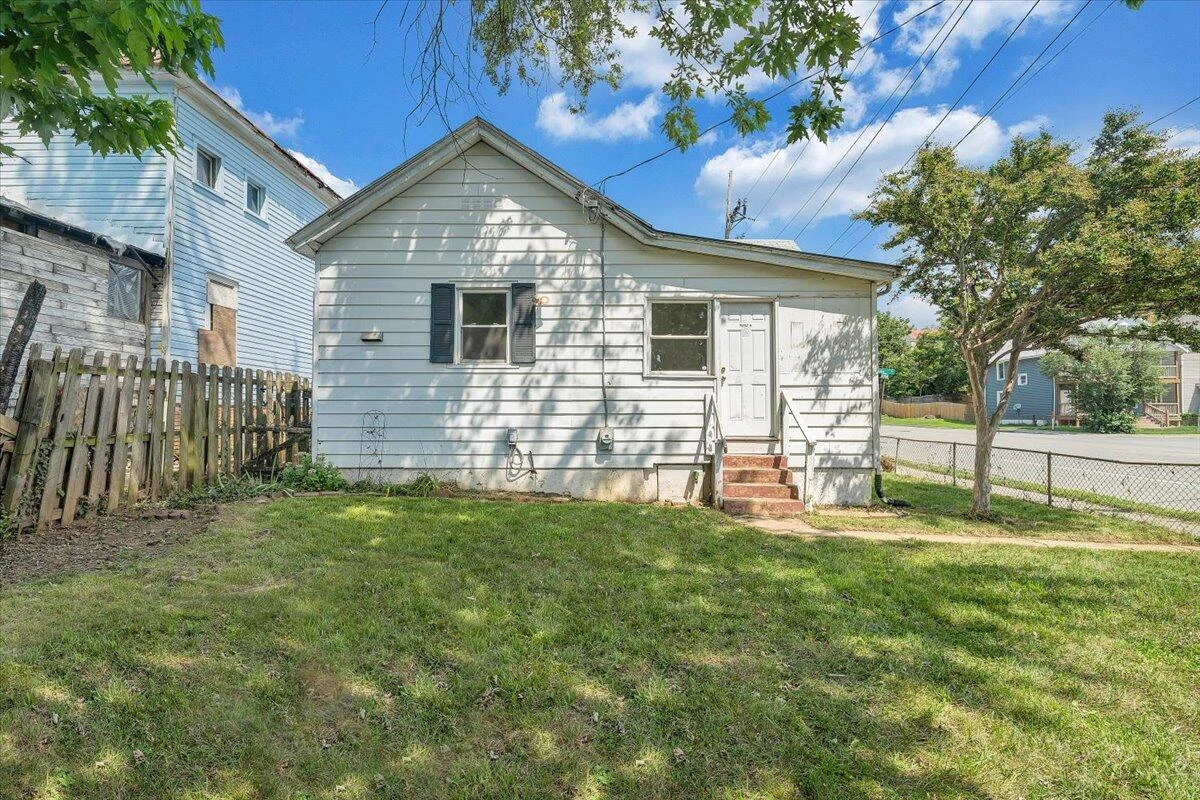 1241 Dale AVE SE - Photo 29