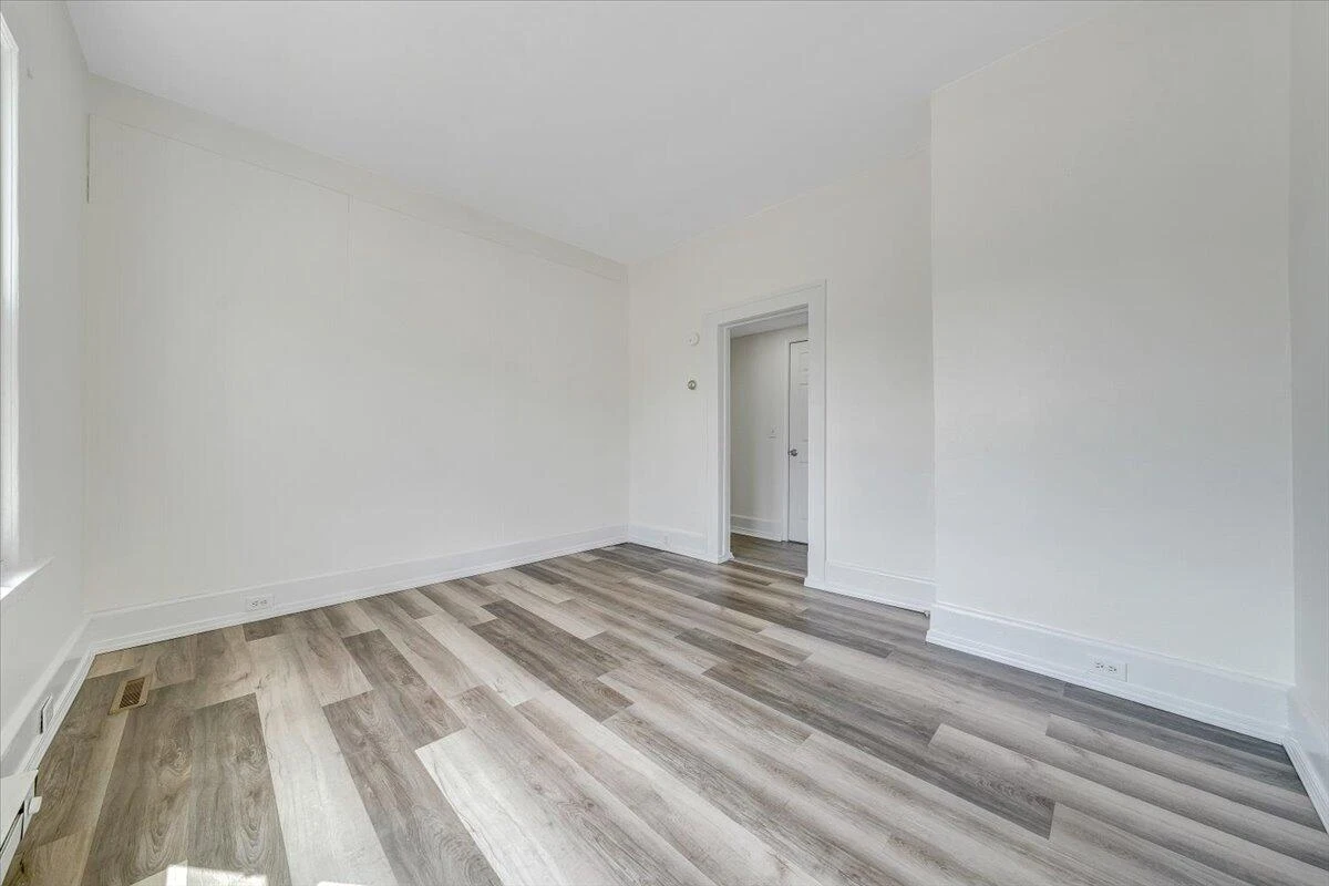 1241 Dale AVE SE - Photo 10